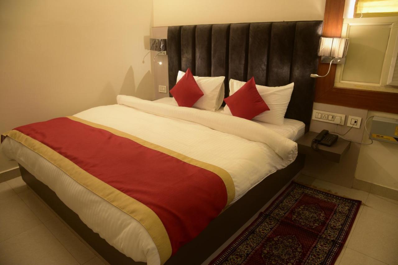Hotel Le Cypress Bareilly Ngoại thất bức ảnh