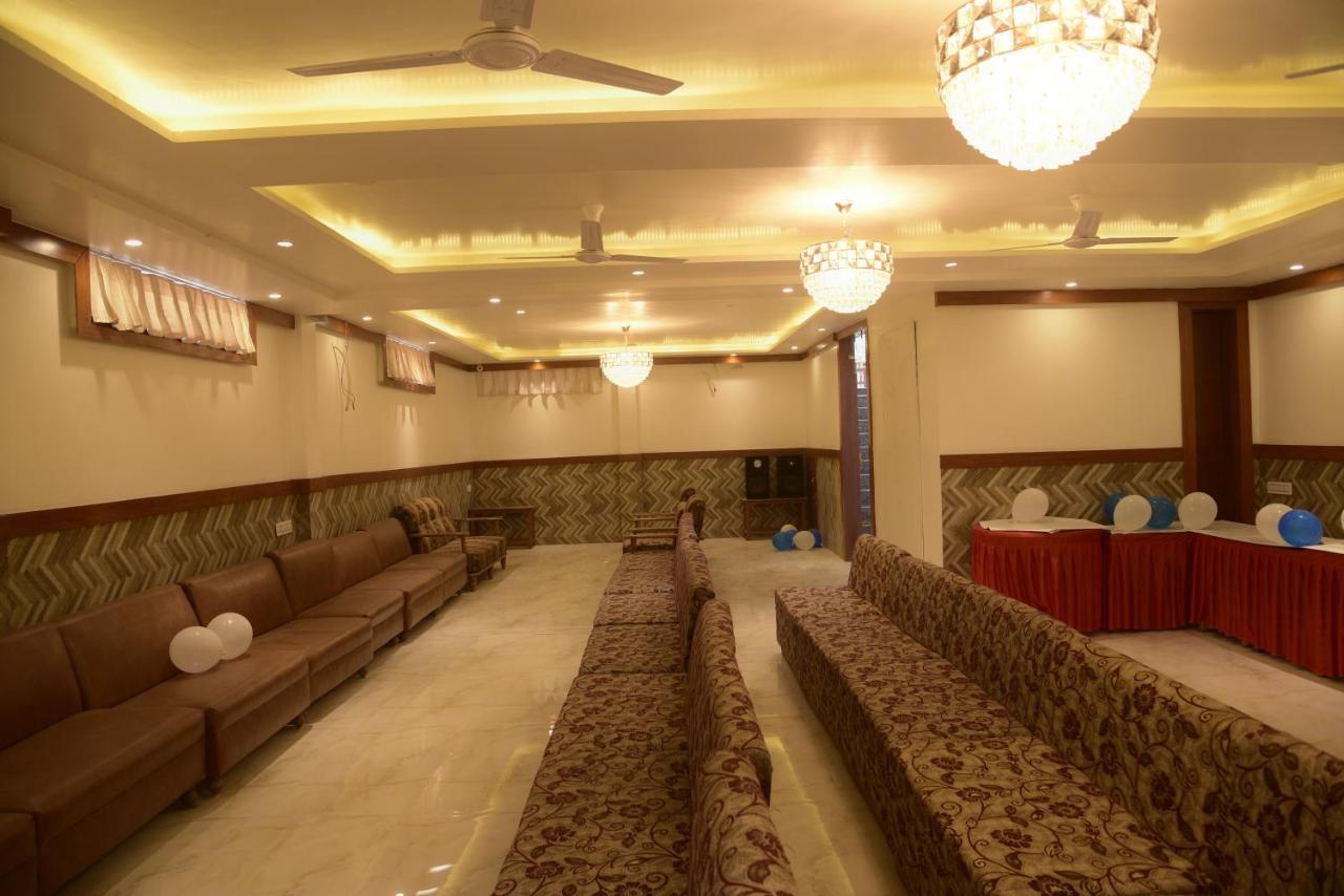 Hotel Le Cypress Bareilly Ngoại thất bức ảnh