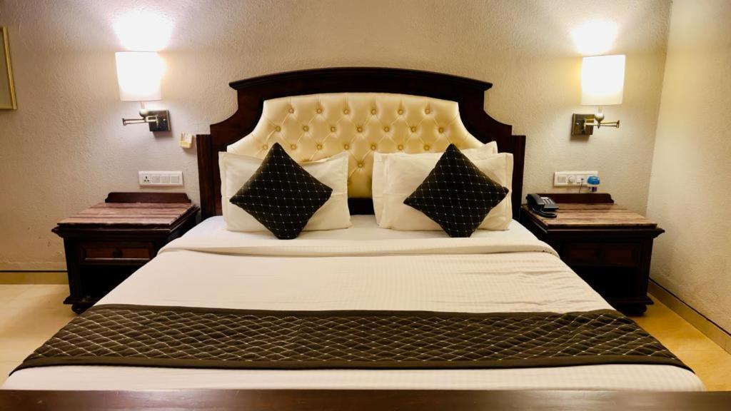 Hotel Le Cypress Bareilly Ngoại thất bức ảnh